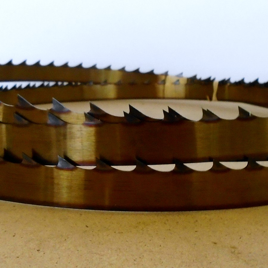 Bandsaw blades, coiled